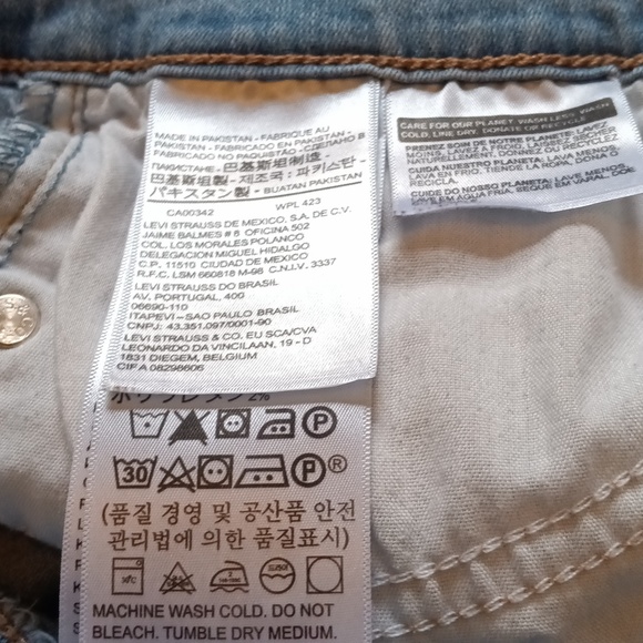 Levis Strauss & Co Jeans Shorts. - Picture 7 of 7